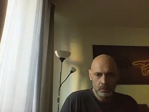 Avamereandmikel online show from 11.28.25