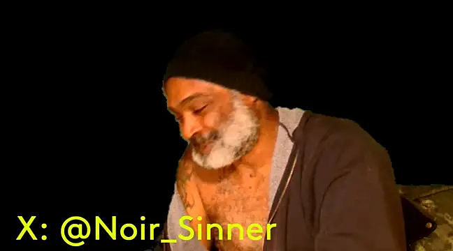 Snapshot of sinnernoir chatting on 01.22.25 sinnernoir online show from 01.22.25