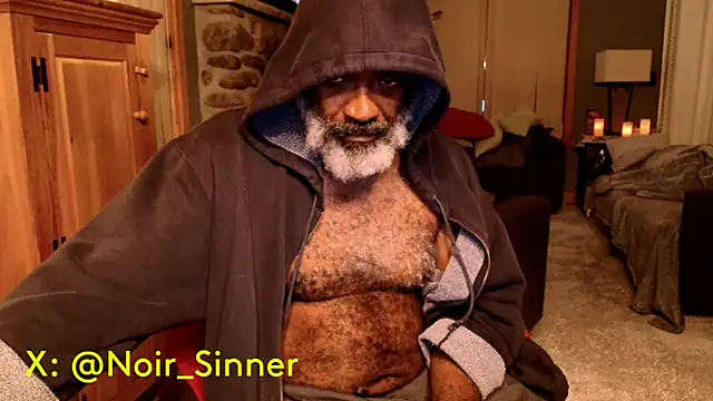 Snapshot of sinnernoir chatting on 09.13.25 sinnernoir online show from 09.13.25