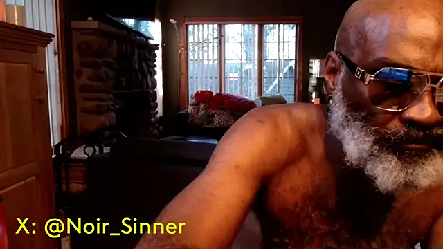 Snapshot of sinnernoir chatting on 09.18.25 sinnernoir online show from 09.18.25