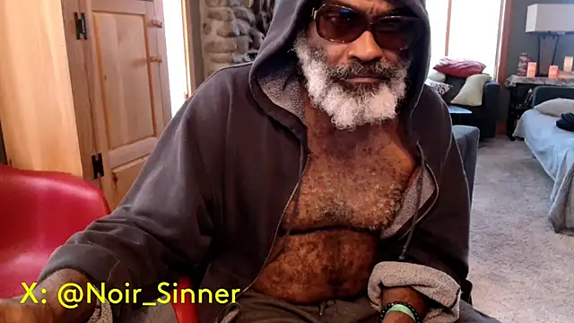 Snapshot of sinnernoir chatting on 09.26.25 sinnernoir online show from 09.26.25