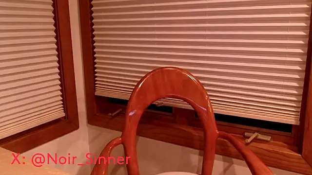 Snapshot of sinnernoir chatting on 11.09.25 sinnernoir online show from 11.09.25