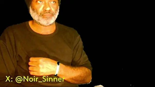 Snapshot of sinnernoir chatting on 11.26.25 sinnernoir online show from 11.26.25