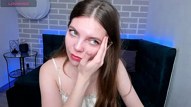 marie reyes  online show from 10.12.25