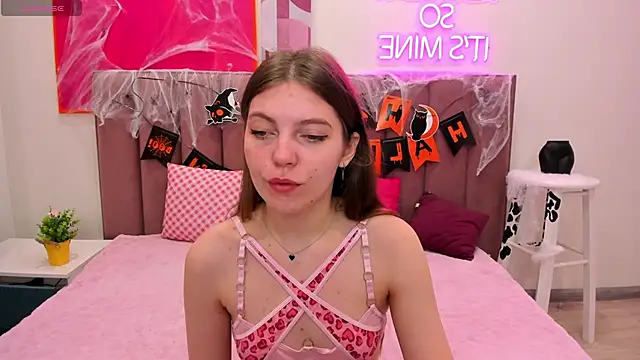 marie reyes  online show from 10.31.25