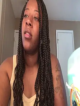 Snapshot of Eboni03 chatting on 09.10.25 Eboni03 online show from 09.10.25