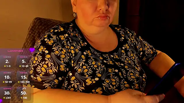 Snapshot of SexxyDreams1 chatting on 02.15.25 SexxyDreams1 online show from 02.15.25