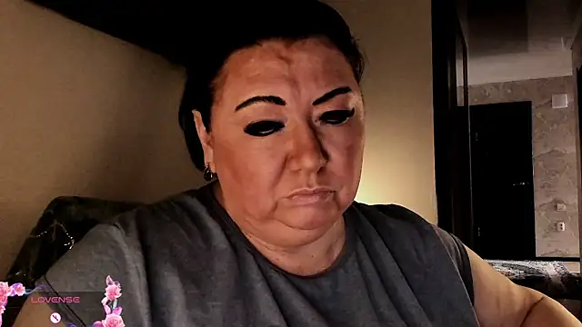 Snapshot of SexxyDreams1 chatting on 09.19.25 SexxyDreams1 online show from 09.19.25