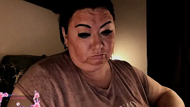 Snapshot of SexxyDreams1 chatting on 09.21.25 SexxyDreams1 online show from 09.21.25