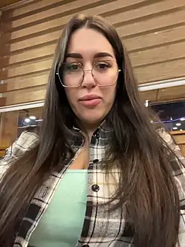 VikiDemi online show from 12.22.25