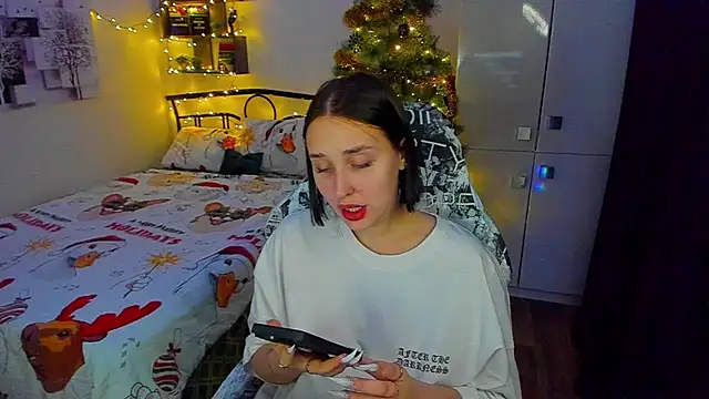 LinaTruly online show from 12.17.25