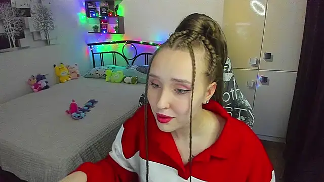 LinaTruly online show from 04.18.26