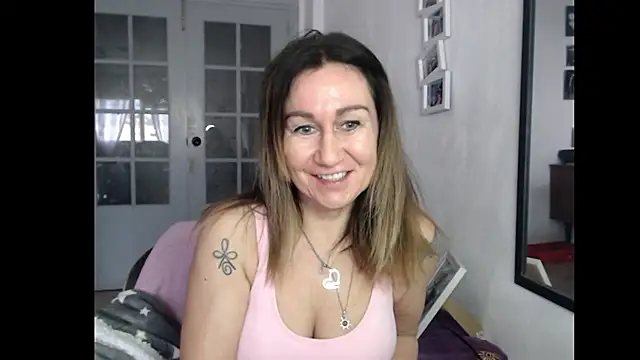 Snapshot of TamaraSweetxo chatting on 01.16.26 TamaraSweetxo online show from 01.16.26