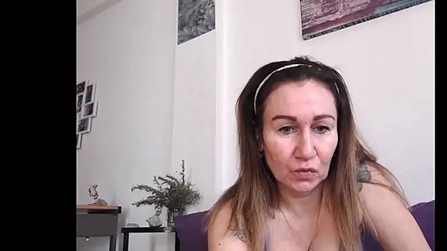 Snapshot of TamaraSweetxo chatting on 02.17.26 TamaraSweetxo online show from 02.17.26