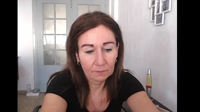 Snapshot of TamaraSweetxo chatting on 06.18.26 TamaraSweetxo online show from 06.18.26