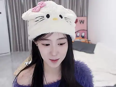 Snapshot of LOLO-yaya chatting on 12.18.24 LOLO-yaya online show from 12.18.24