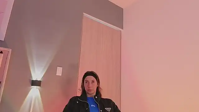 jolie lov online show from 09.18.25