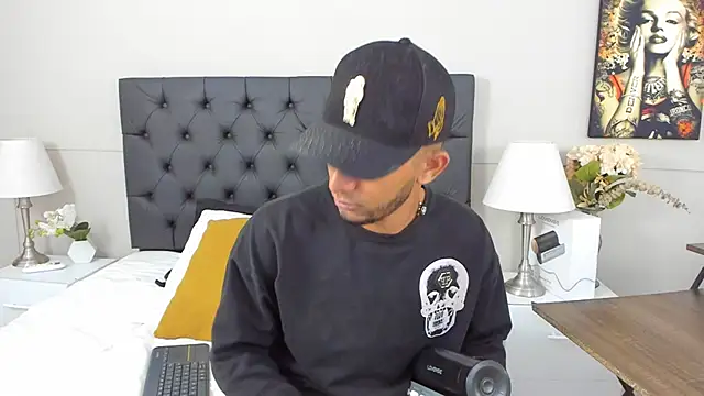 Robin Rief online show from 02.25.25