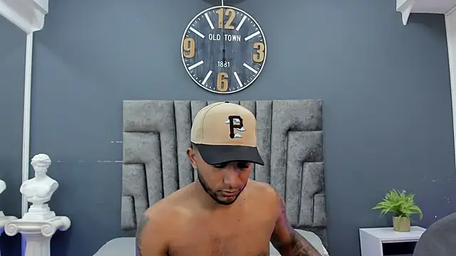 Robin Rief online show from 04.12.26