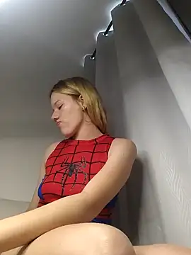 Snapshot of NicoleCut chatting on 01.26.25 NicoleCut online show from 01.26.25