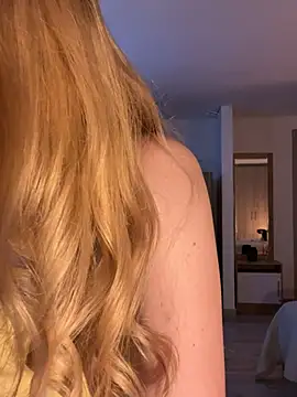 Snapshot of NicoleCut chatting on 02.07.25 NicoleCut online show from 02.07.25