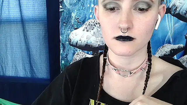 Snapshot of _hellostormy_ chatting on 03.08.26 hellostormy online show from 03.08.26
