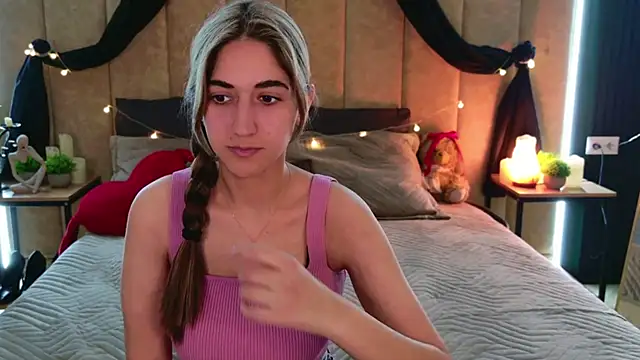 Teresa Stane online show from 03.04.25