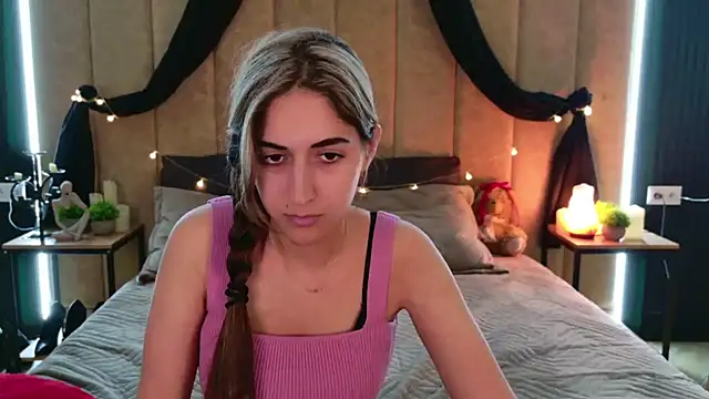 Teresa Stane online show from 03.04.25