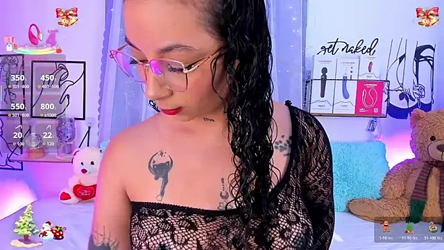 Mari Sweett online show from 12.20.25