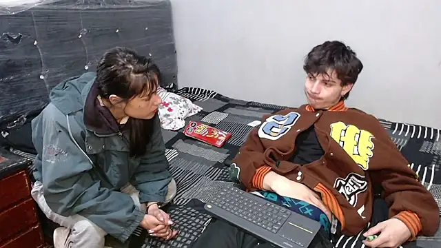 pervertsteens3 online show from 12.18.24