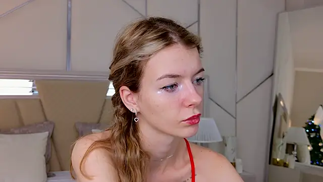 Snapshot of MeganMour chatting on 01.15.25 MeganMour online show from 01.15.25