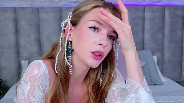 Snapshot of MeganMour chatting on 01.25.25 MeganMour online show from 01.25.25