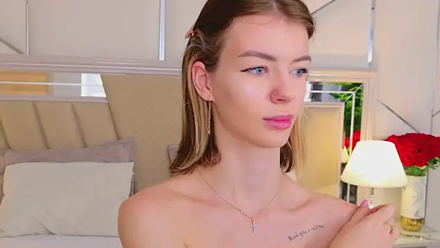 Snapshot of MeganMour chatting on 11.24.25 MeganMour online show from 11.24.25