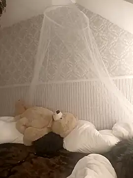 Engel mia online show from 12.27.24