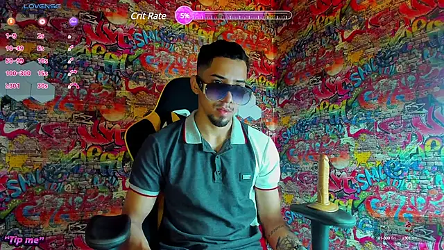 Snapshot of The_zeus_boy chatting on 12.11.24 The zeus boy online show from 12.11.24