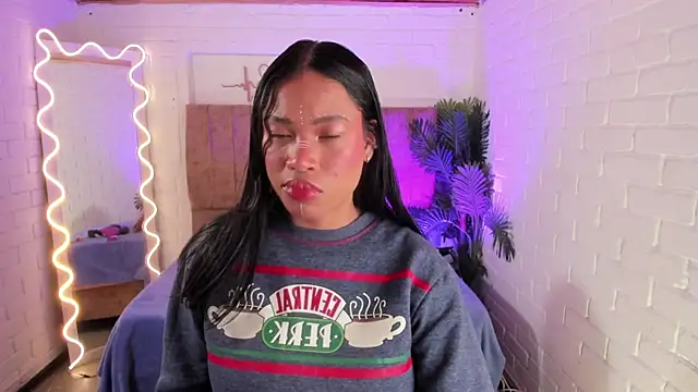 penelope tay1 online show from 10.17.25