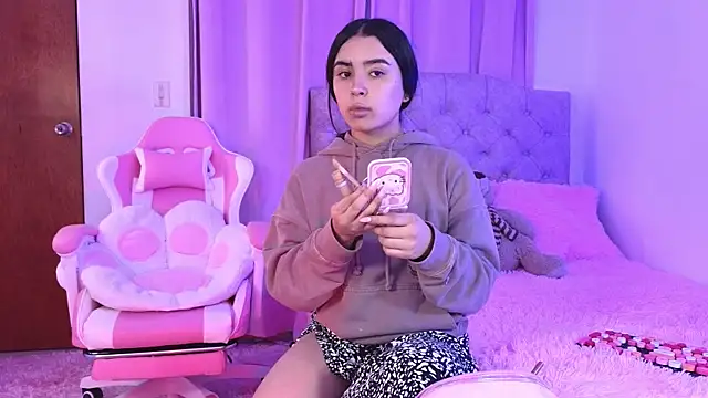 Emily-14 online show from 01.28.25