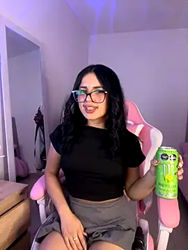 Emily-14 online show from 10.17.25