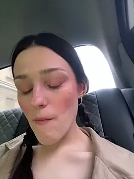 Mia Mia M online show from 04.14.26