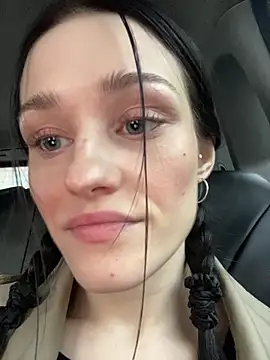 Mia Mia M online show from 05.27.26