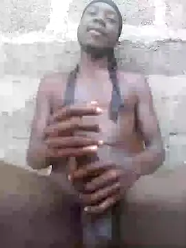 Snapshot of GOLDEN_HQUR chatting on 01.24.25 GOLDEN HQUR online show from 01.24.25