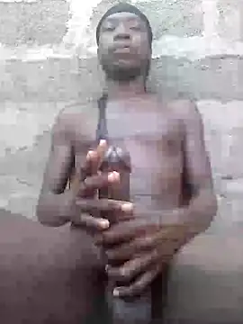 Snapshot of GOLDEN_HQUR chatting on 01.29.25 GOLDEN HQUR online show from 01.29.25