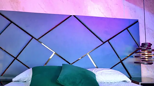 Snapshot of giorgia_13 chatting on 09.23.25 giorgia 13 online show from 09.23.25