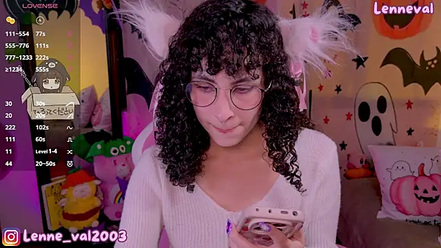 Snapshot of Lenneval1 chatting on 10.05.25 Lenneval1 online show from 10.05.25