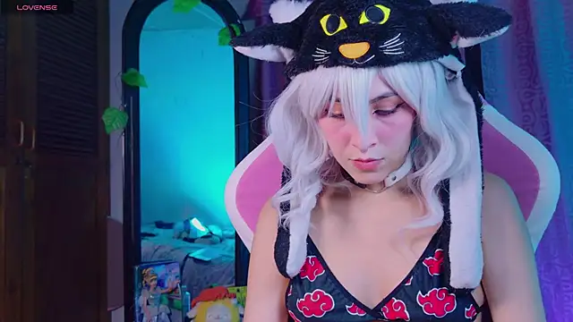 Snapshot of Lenneval1 chatting on 11.14.25 Lenneval1 online show from 11.14.25