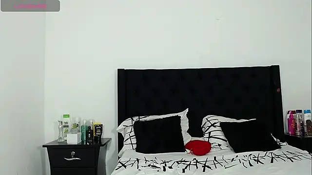 Snapshot of Beautifulkattia chatting on 12.30.24 Beautifulkattia online show from 12.30.24