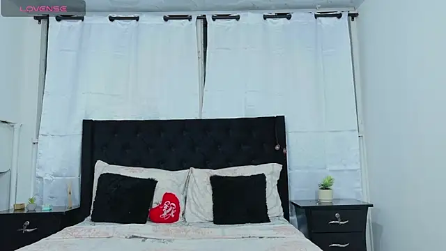 Snapshot of Beautifulkattia chatting on 09.25.25 Beautifulkattia online show from 09.25.25