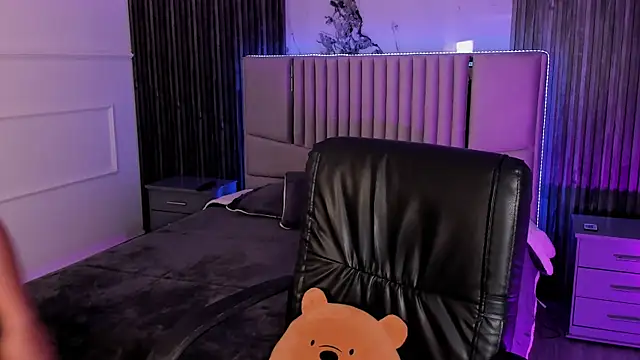 Snapshot of Lillyortiz chatting on 10.09.25 Lillyortiz online show from 10.09.25