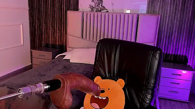 Snapshot of Lillyortiz chatting on 10.27.25 Lillyortiz online show from 10.27.25