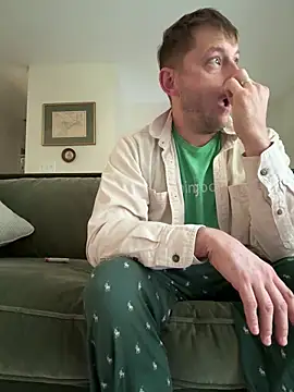 longcurved212121 online show from 10.16.25